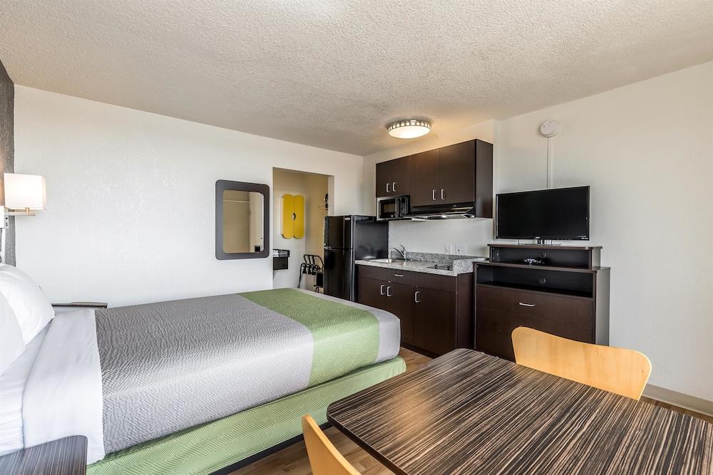 Motel 6-Pekin, Il Экстерьер фото